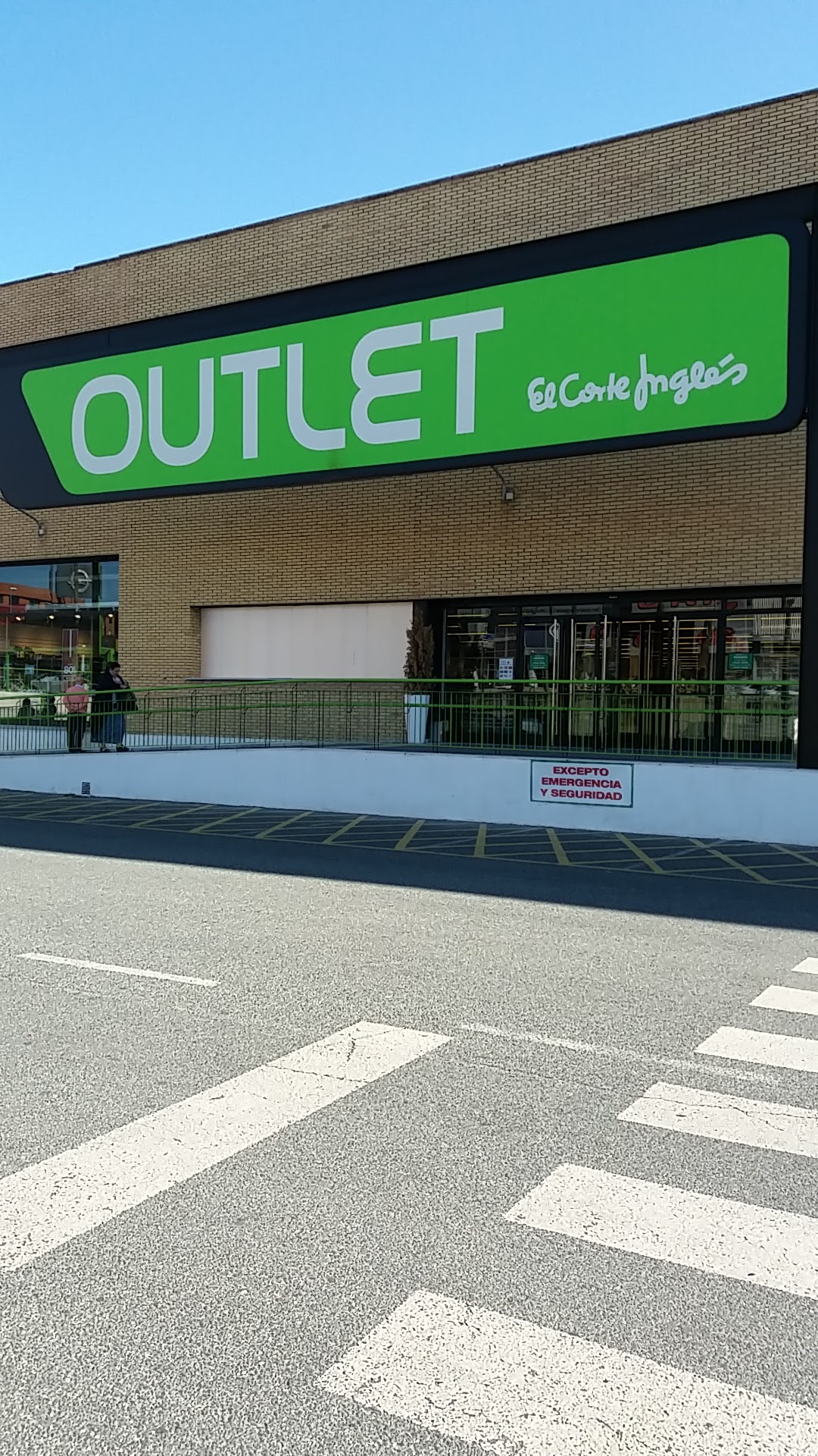 El Corte Inglés Outlet - 18