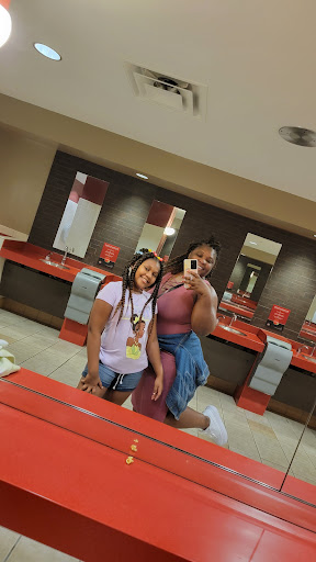 Movie Theater «AMC Veterans 24», reviews and photos, 9302 Anderson Rd, Tampa, FL 33634, USA