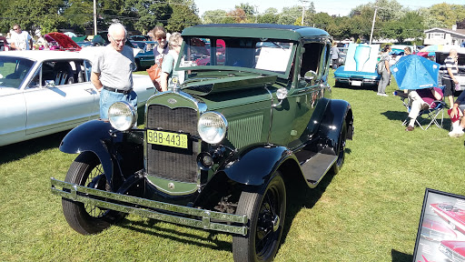 Golf Course «Lake Park Golf Course & Marina», reviews and photos, 1015 Howard Ave, Des Plaines, IL 60018, USA