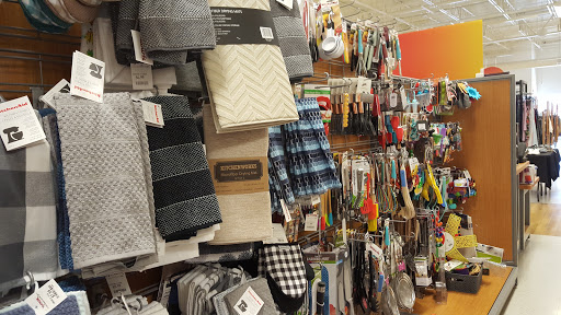 Department Store «T.J. Maxx», reviews and photos, 903 St George Ave, Woodbridge, NJ 07095, USA