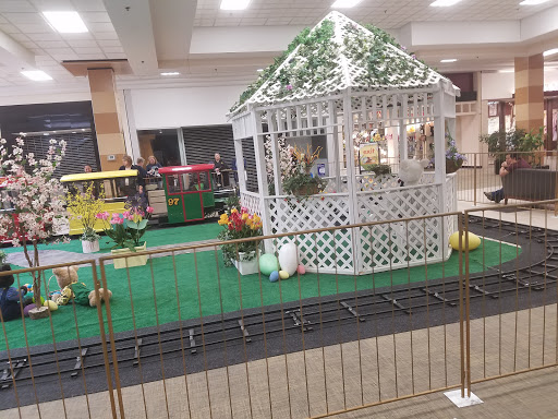 Shopping Mall «Merle Hay Mall», reviews and photos, 3800 Merle Hay Rd, Des Moines, IA 50310, USA