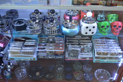 Tobacco Shop «American Smoke & Vape», reviews and photos, 217 E Army Trail Rd, Glendale Heights, IL 60139, USA