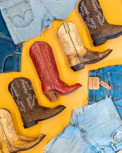 Clothing Store «The Clothing Warehouse», reviews and photos, 420 Moreland Ave NE, Atlanta, GA 30307, USA