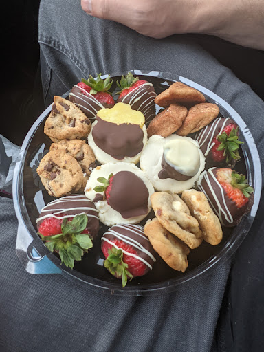 Gift Shop «Edible Arrangements», reviews and photos, 175 Littleton Rd, Westford, MA 01886, USA