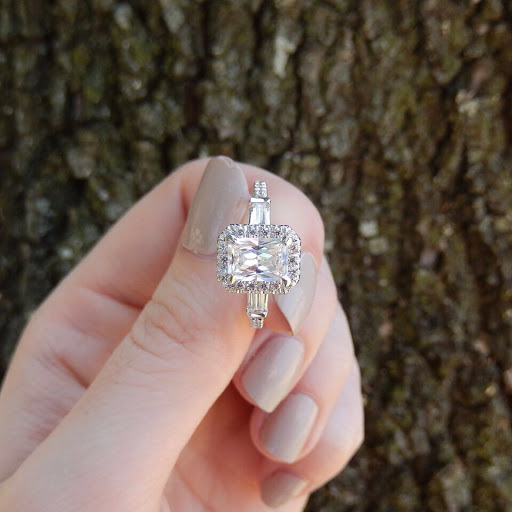 Jewelry Store «Mariloff Diamonds & Fine Jewelry», reviews and photos, 5151 Belt Line Rd #100, Dallas, TX 75254, USA