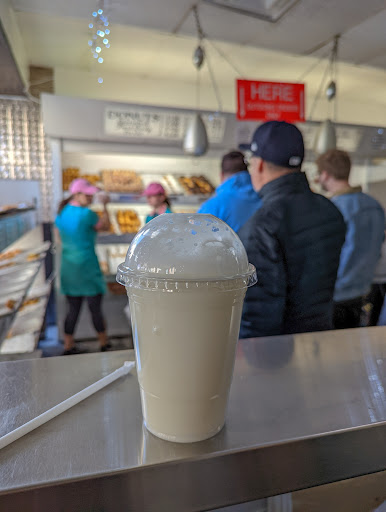 Donut Shop «Peter Pan Donut & Pastry Shop», reviews and photos, 727 Manhattan Ave, Brooklyn, NY 11222, USA