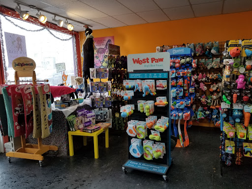 Pet Supply Store «Patton Avenue Pet Company- Downtown», reviews and photos, 109 Patton Ave, Asheville, NC 28801, USA