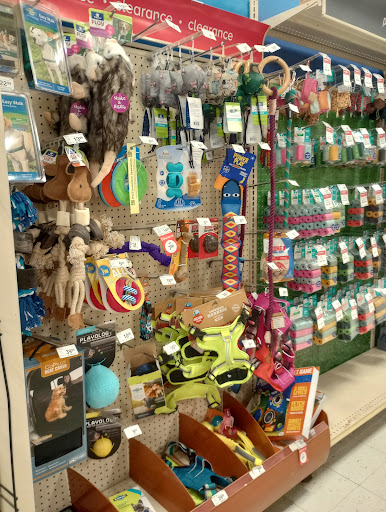 Pet Supply Store «PetSmart», reviews and photos, 5650 Mercury Dr, Dearborn, MI 48126, USA