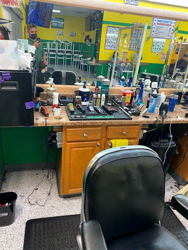 Barber Shop «Hispana Barber Shop», reviews and photos, 16028 SE Stark St, Portland, OR 97233, USA