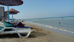 Foto di Derinya Plaji con costa lunga e dritta