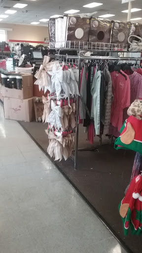 Thrift Store «Goodwill», reviews and photos, 26883 Bouquet Canyon Rd, Santa Clarita, CA 91350, USA