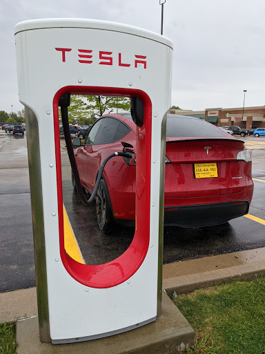 Tesla Supercharger image 2