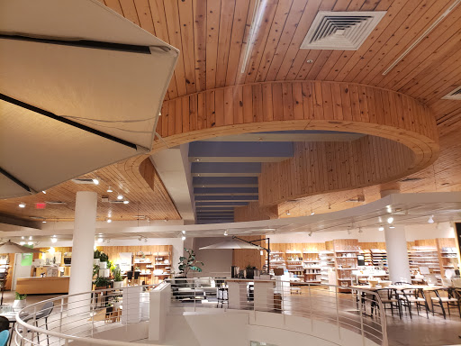 Shopping Mall «Americana Manhasset», reviews and photos, 2060 Northern Blvd, Manhasset, NY 11030, USA