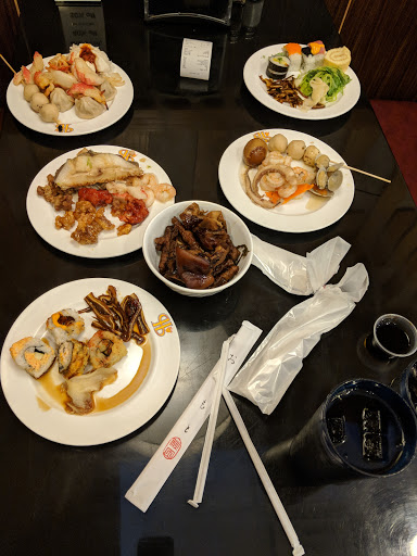 Shopping Mall «Signal Hills Shopping Center», reviews and photos, 1225 S Robert St, West St Paul, MN 55118, USA