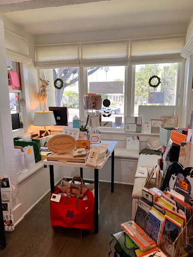 Gift Shop «Landis Gifts & Stationery», reviews and photos, 138 N Larchmont Blvd, Los Angeles, CA 90004, USA