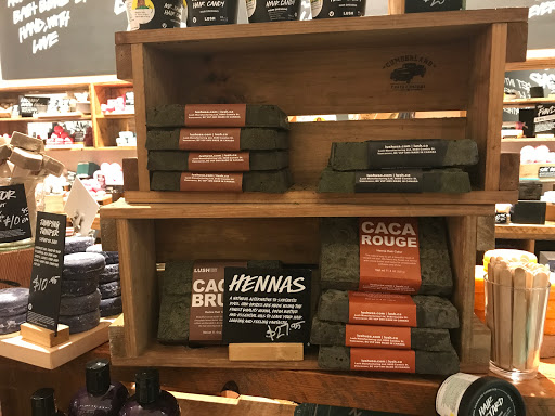 Cosmetics Store «Lush», reviews and photos, 1 Garden State Plaza Blvd, Paramus, NJ 07652, USA