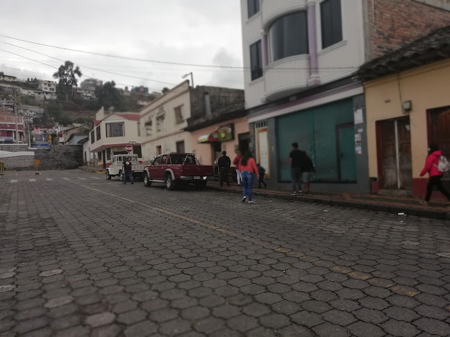Opiniones de Clasico caldo de 31 en Otavalo - Restaurante