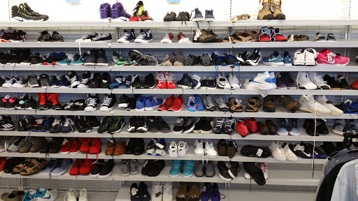 Clothing Store «Ross Dress for Less», reviews and photos, 249 Deane Dr, Rockford, IL 61107, USA