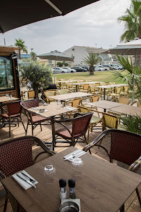 Atmosphère du Restaurant italien Mona à Le Grau-du-Roi - n°1