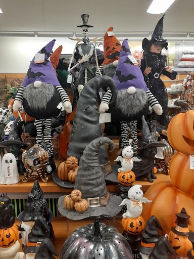 Department Store «T.J. Maxx», reviews and photos, 2150 N. Bellflower Blvd, Long Beach, CA 90815, USA