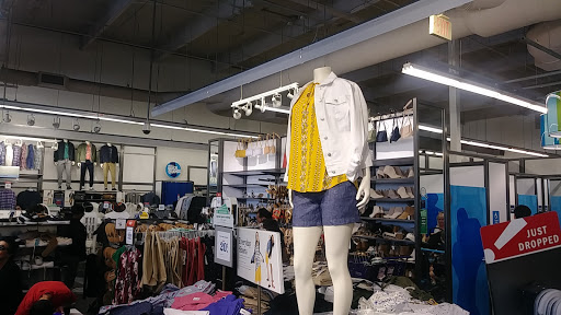 Clothing Store «Old Navy», reviews and photos, 9155 W Stockton Blvd, Elk Grove, CA 95758, USA