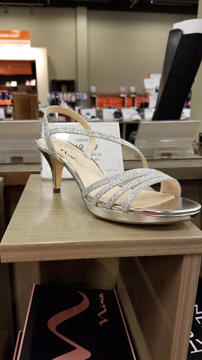 Shoe Store «DSW Designer Shoe Warehouse», reviews and photos, 630 SW 145th Terrace, Pembroke Pines, FL 33027, USA