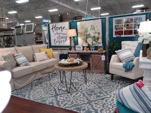 Home Goods Store «At Home», reviews and photos, 5000 S Arizona Mills Cir #313, Tempe, AZ 85282, USA