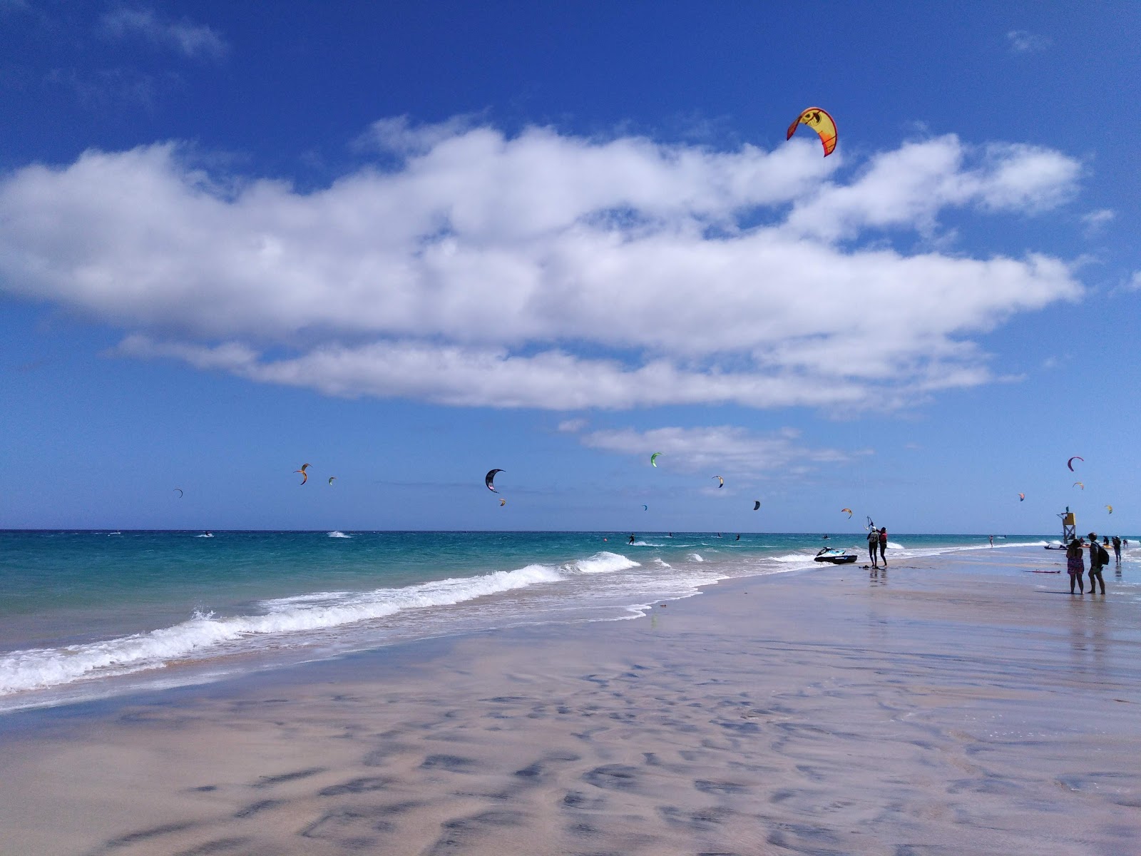 Playa Sotavento'in fotoğrafı - rahatlamayı sevenler arasında popüler bir yer
