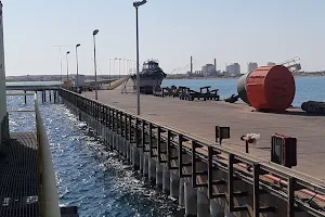 مركز التدريب ميناء الزويتينة النفطي image