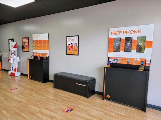 Cell Phone Store «Boost Mobile Store by Ruiz LLC», reviews and photos, 3914 Wadsworth Blvd, Wheat Ridge, CO 80033, USA