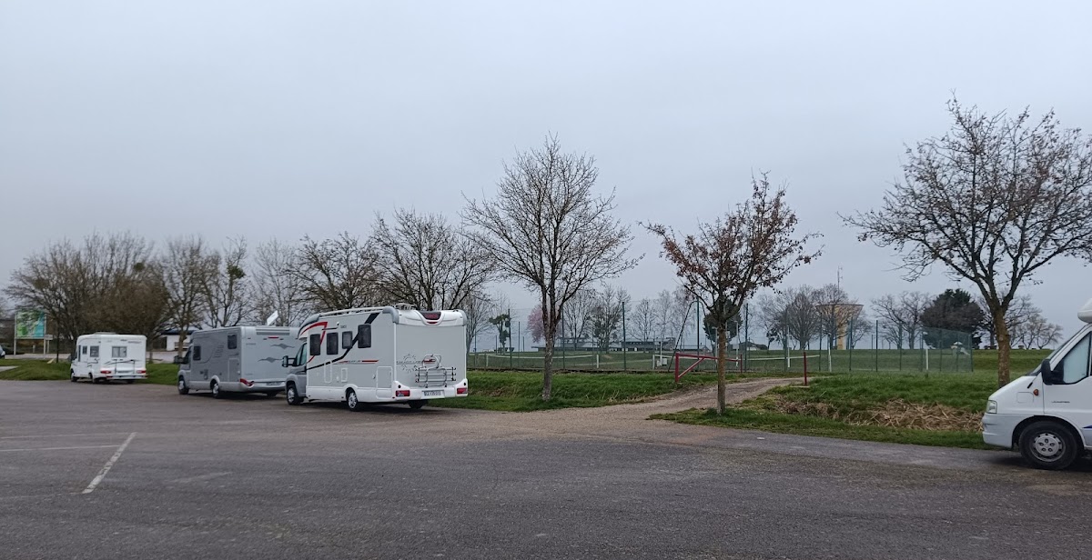 Aire camping-cars Mesnil-Saint-Père