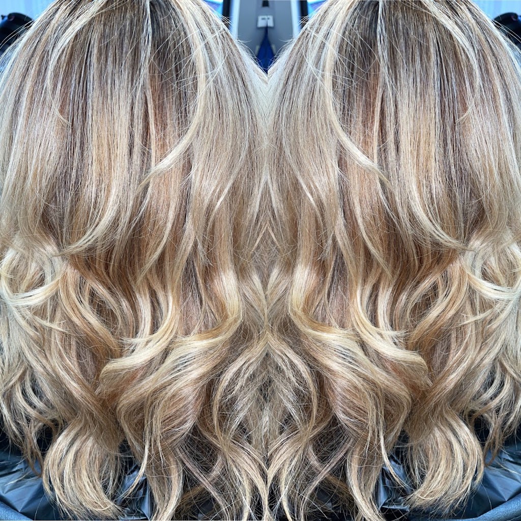 Artistic Beauty Lounge 02721
