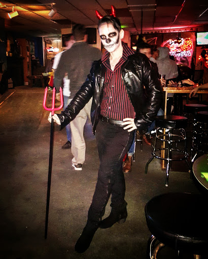 Bar «Nauti Mermaid Bar & Bistro», reviews and photos, 1343 NW U.S. 101, Lincoln City, OR 97367, USA