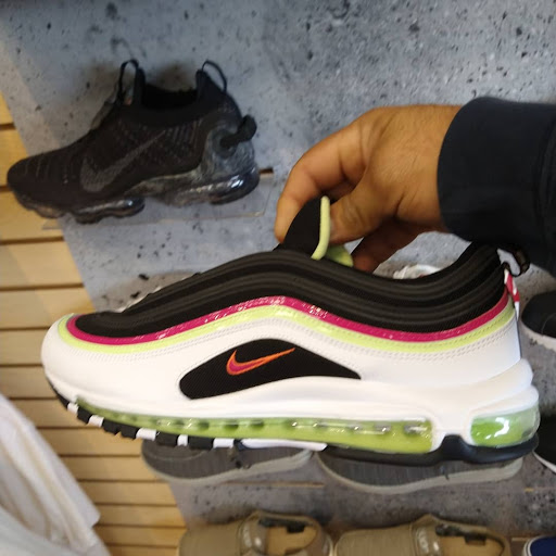 Shoe Store «Hibbett Sports», reviews and photos, 2819 West Expressway 83 #100, Harlingen, TX 78552, USA