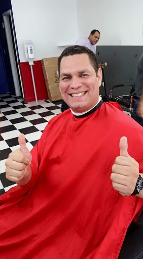 Barber Shop «Bueno Barbershop», reviews and photos, 463 NE 167th St, North Miami Beach, FL 33162, USA