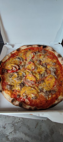 Plats et boissons du Pizzas à emporter Mad Eo Pizz à Guilvinec - n°2