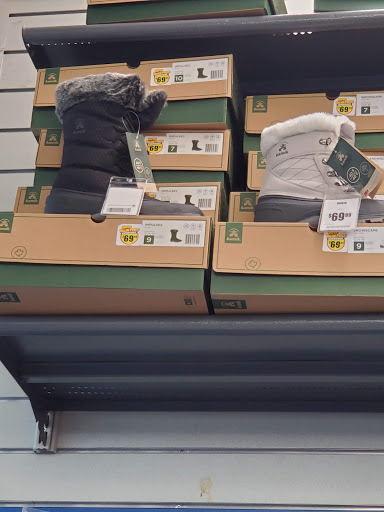 Sporting Goods Store «Big 5 Sporting Goods - Fresno», reviews and photos, 5488 N Blackstone Ave, Fresno, CA 93710, USA