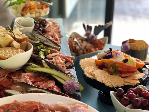 American Restaurant «Nosh Eatery & Creative Catering», reviews and photos, 5929 Darrow Rd #2, Hudson, OH 44236, USA