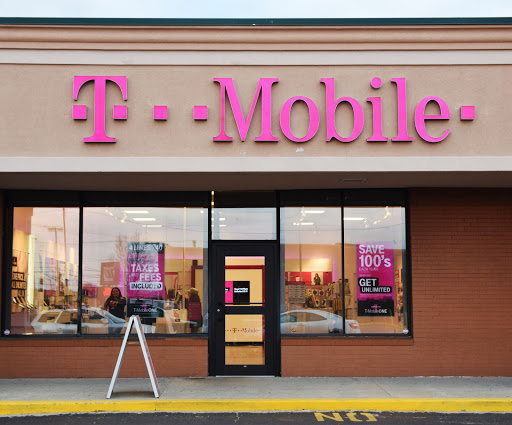 Cell Phone Store «T-Mobile», reviews and photos, 340 Rhode Island Ave Suite 3, Fall River, MA 02721, USA