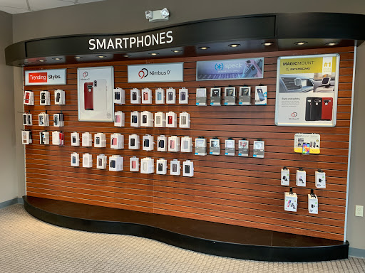 Cell Phone Store «Verizon Authorized Retailer – Cellular Sales», reviews and photos, 535 W Lancaster Ave, Berwyn, PA 19312, USA