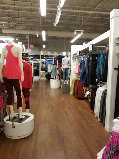 Clothing Store «Gap Outlet», reviews and photos, 537 Lincoln St #5, Worcester, MA 01605, USA