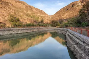 Presa San Renovato image