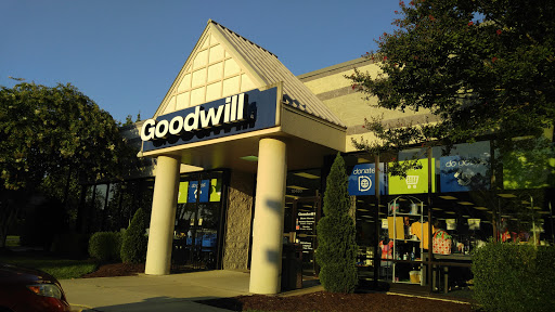 Thrift Store «Goodwill Ashland Retail Store», reviews and photos, 10485 Dow Gil Rd, Ashland, VA 23005, USA
