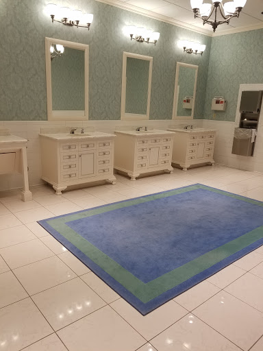 Department Store «Von Maur», reviews and photos, 115 Iowa River Landing Pl, Coralville, IA 52241, USA