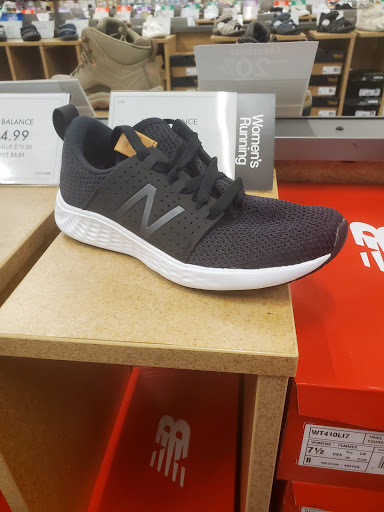 Shoe Store «DSW Designer Shoe Warehouse», reviews and photos, 110 Slater St, Manchester, CT 06040, USA