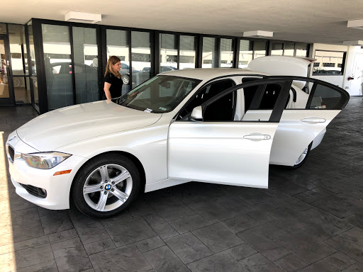 BMW Dealer «Chapman BMW On Camelback», reviews and photos, 830 E Camelback Rd, Phoenix, AZ 85014, USA