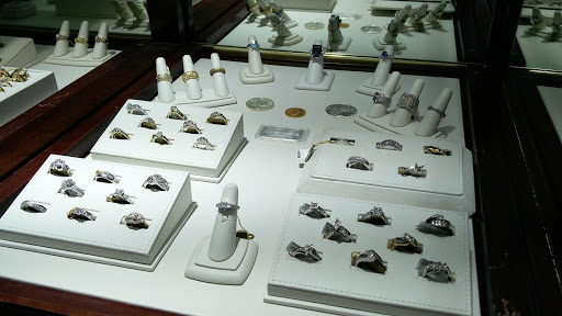 Jewelry Store «E.D. Marshall Jewelers Tempe», reviews and photos, 7650 S McClintock Dr Suite 102, Tempe, AZ 85284, USA