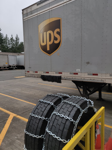 Shipping and Mailing Service «UPS Customer Center», reviews and photos, 18001 NE Union Hill Rd, Redmond, WA 98052, USA