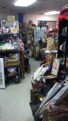 Thrift Store «Lucky Dog Thrift», reviews and photos, 158 E Main St, New Holland, PA 17557, USA