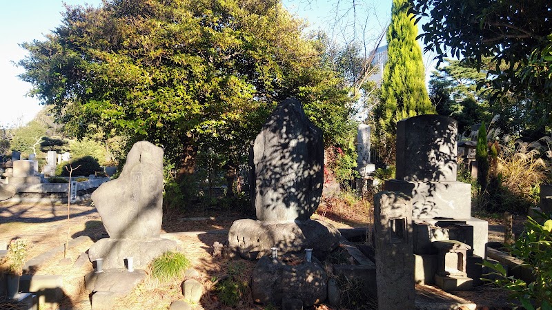 用瀬多八郎の墓